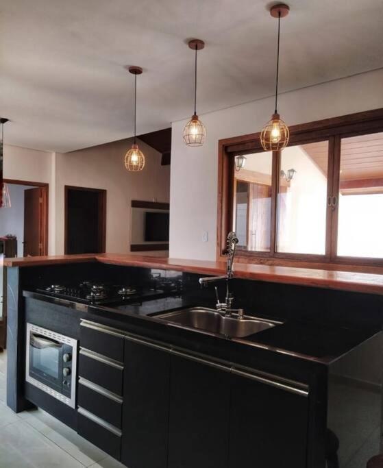 Casa Com Piscina Aquecida E Wi-Fi Villa อิตาเปชินิงกา ภายนอก รูปภาพ